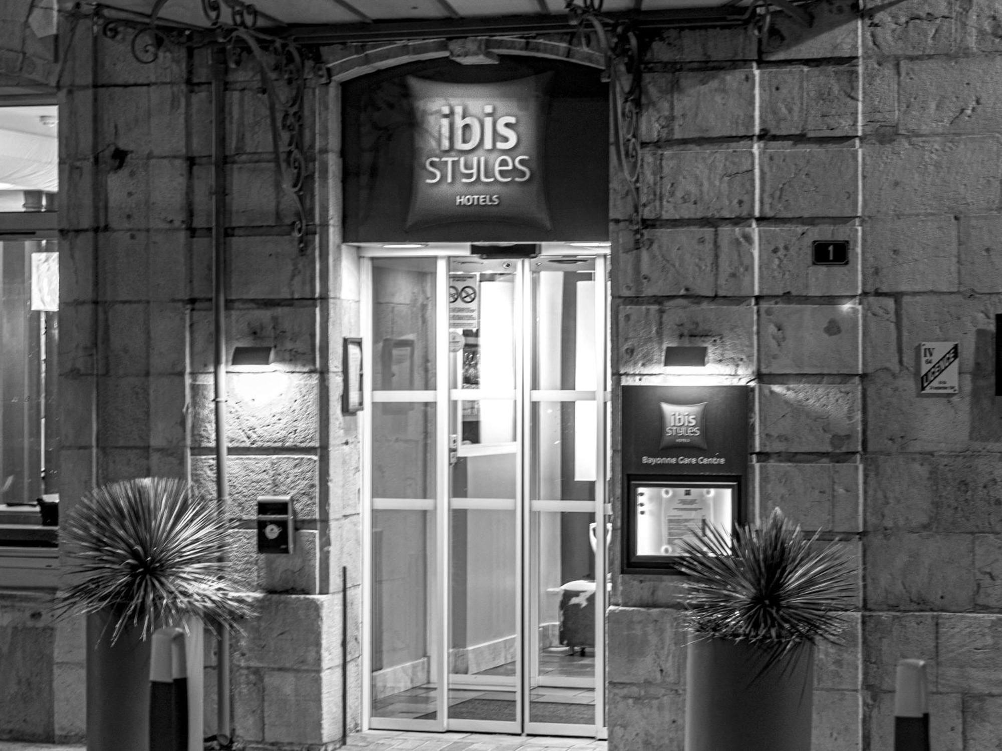 Hotel Ibis Styles Bayona Exterior foto